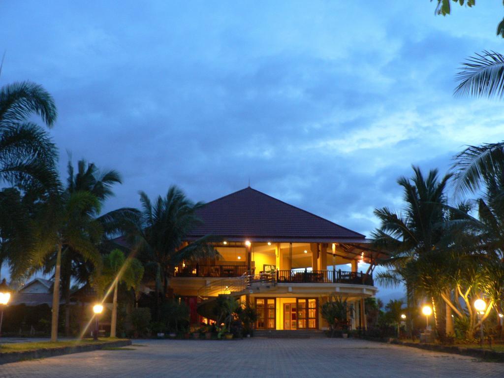 Kampoeng Nelayan Hotel Palu Kültér fotó