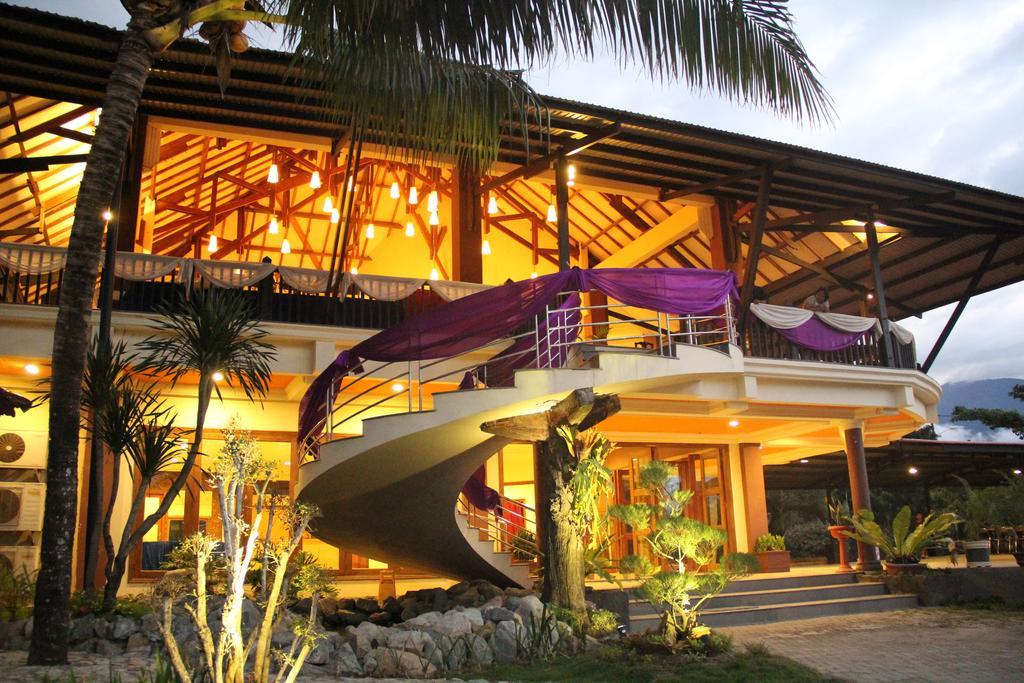 Kampoeng Nelayan Hotel Palu Kültér fotó