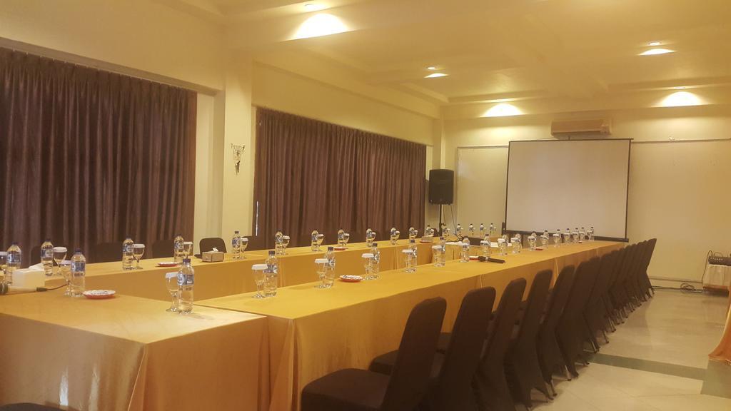 Kampoeng Nelayan Hotel Palu Kültér fotó